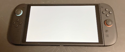 フリーズして画面が真っ白の状態で固まったNintendo Switch 2