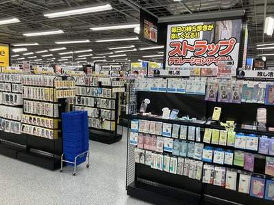 スマートフォンケースや装飾品の売り場