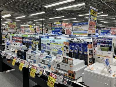 パソコンとPC関連商品も多数取り揃え
